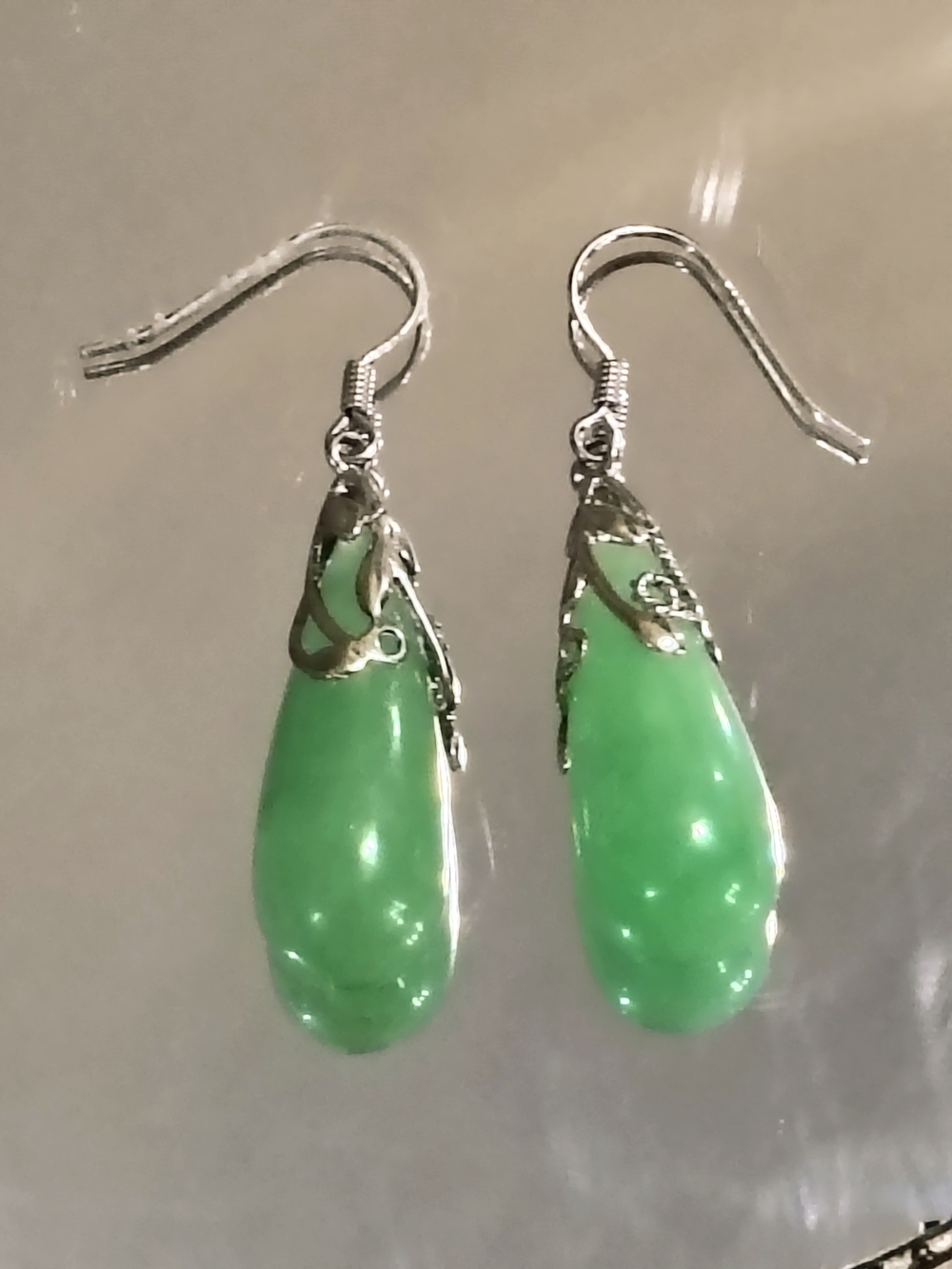 Vintage CP 925 Carolyn Pollack Green Jade Teardrop Earrings UV Reactive Sterling